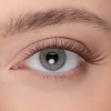Blaue Augen und Fantasiewimpern