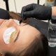 Das Lash Lift Kit wird angewendet